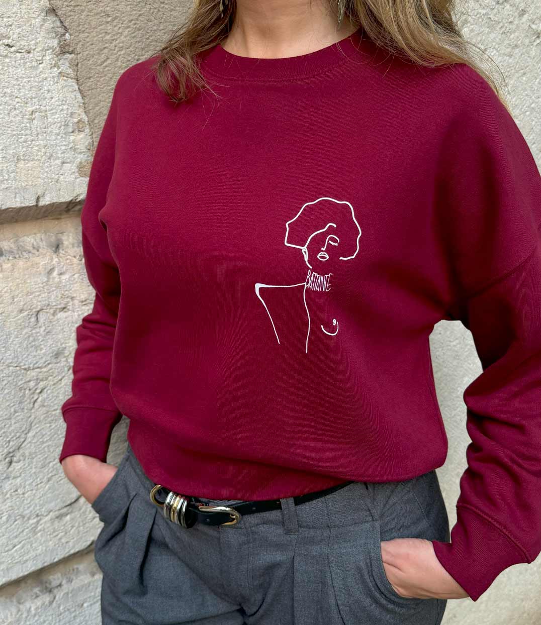 sweat de couleur bordeaux avec le dessin battante klimt de la marque leonor roversi