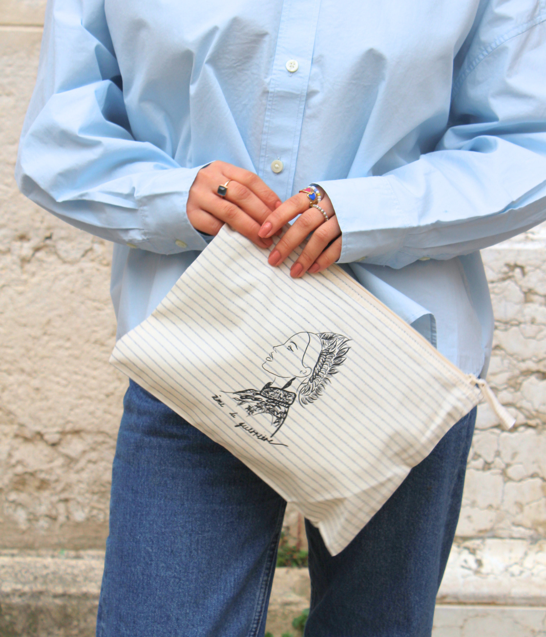 Moyenne Pochette Benten écru à rayures grises, coton bio - Leonor Roversi