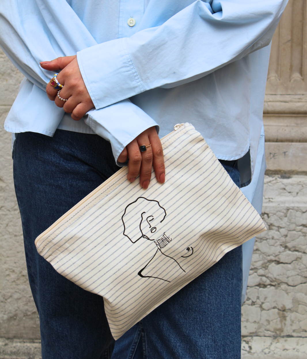 Moyenne Pochette Klimt écru à rayures grises, coton bio - Leonor Roversi
