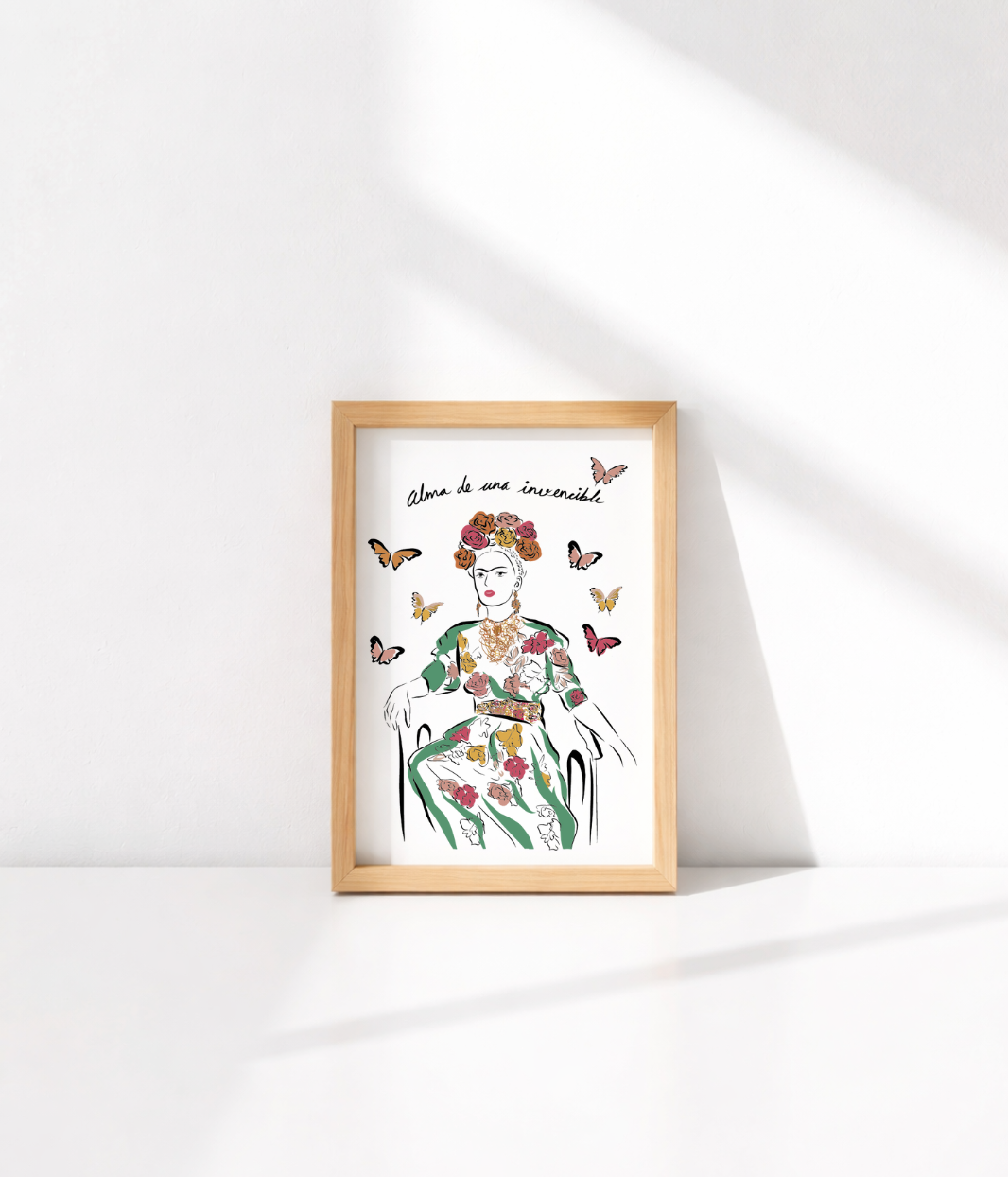 carte postale Invincible inspirée de Frida Kahlo, illustration féminine colorée symbole de liberté, impression art mural format A6 Leonor Roversi