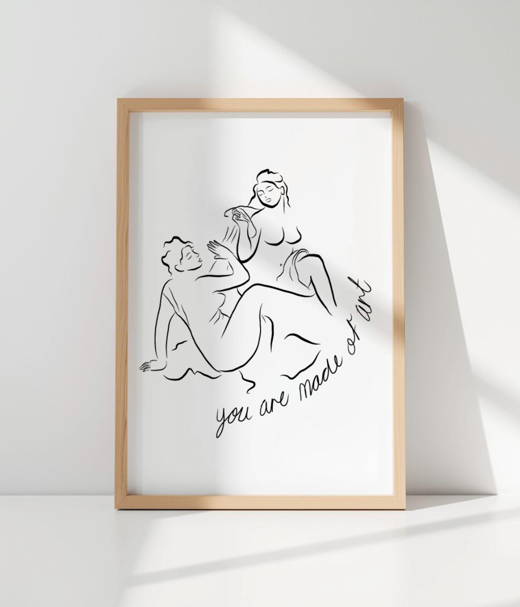 Affiche Inspirée de l’œuvre du peintre français Auguste Renoir, cette illustration célèbre la beauté de tous les corps. Elle met la femme à l’honneur sous toutes ses formes, en s’affranchissant des standards de beauté imposés par la société.
Créée par Leonor Roversi, marque engagée et éco-responsable, cette œuvre transmet un message fort d’acceptation, de bienveillance et de liberté.