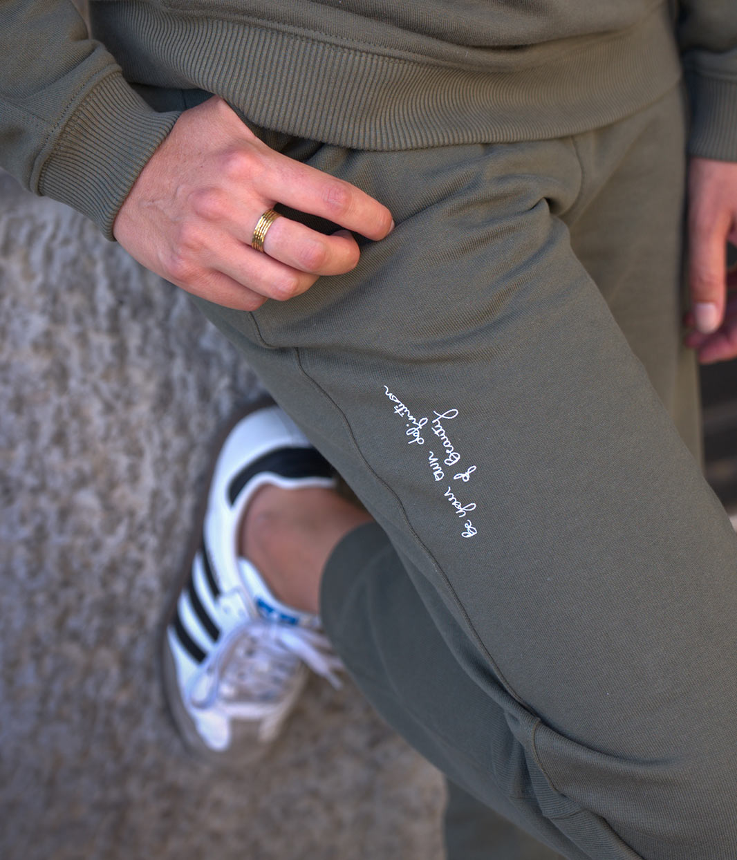 Jogging Self Love kaki, Coton Bio