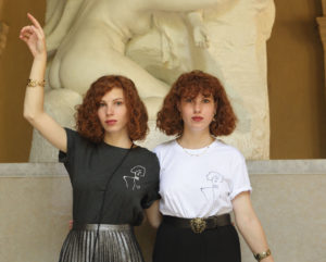 mannequins portent un tshirt qui représente une oeuvre de Gustav Klimt en coton bio