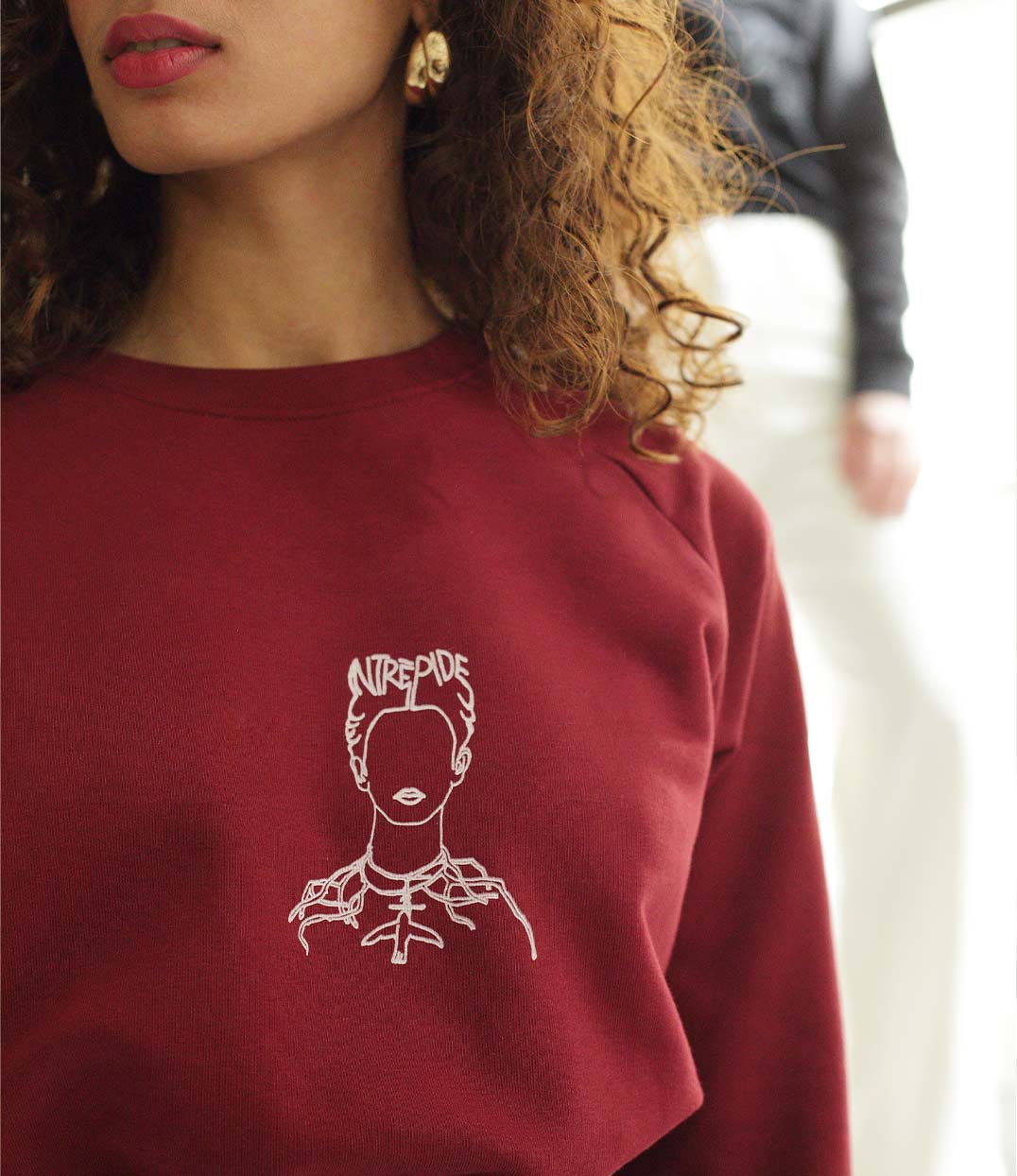 Sweatshirt bordeaux Frida intrépide de la Collection Reflet de l'âme Leonor Roversi