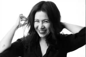 Gabriela Ortiz, la créatrice de la marque Leonor Roversi entrain de sourire
