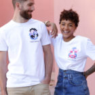 homme et femme portant les nouveaux t-shirts Leonor Roversi