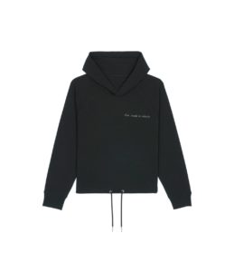mockup sweatshirt noir à capuche en coton bio avec citation imprimé en blanc