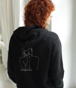 sweatshirt à capuche Themis noir coton bio