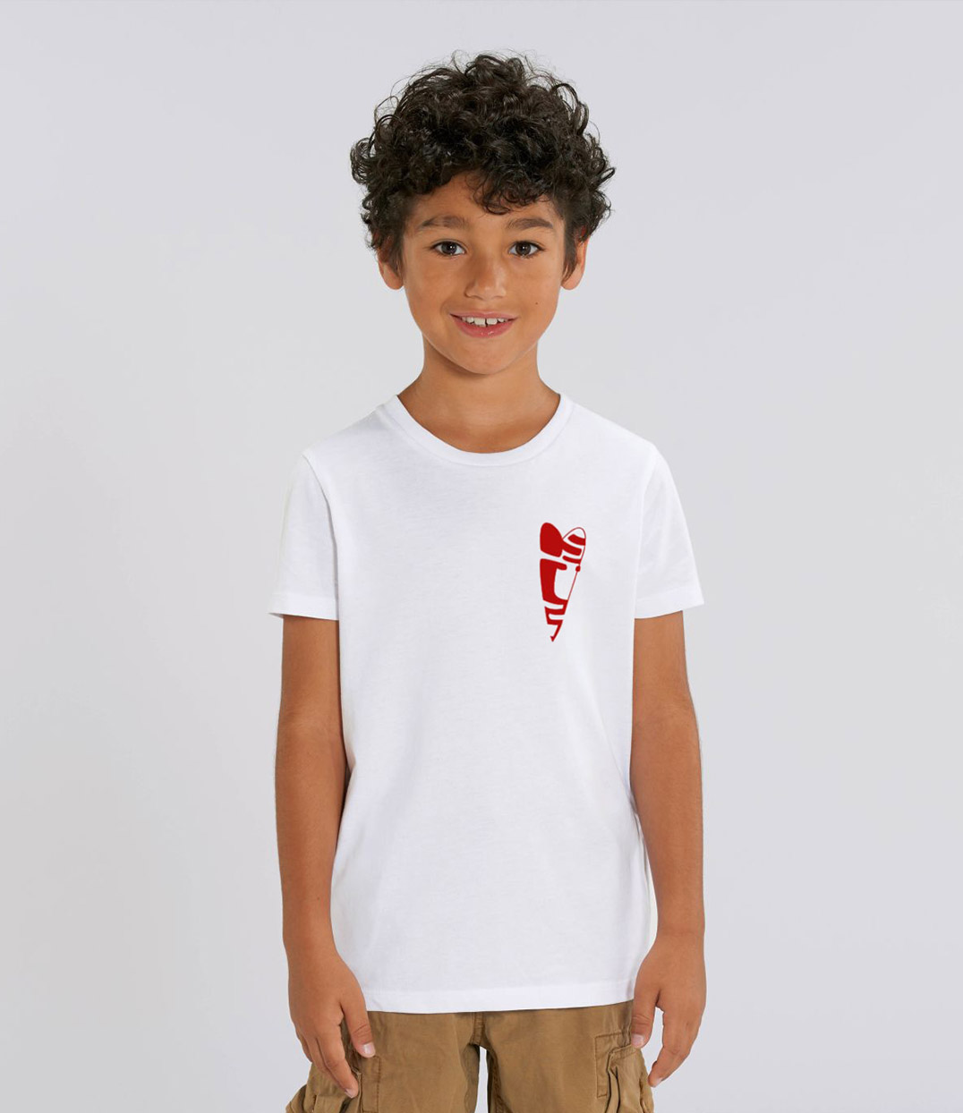 enfant garçon portant un t-shirt de la collection abracito de la marque lyonnaise Leonor roversi collection enfant t-shirt avec un coeur