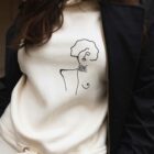 hoodie klimt crème en coton bio de la marque éthique et lyonnaise leonor roversi