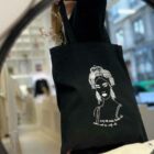 tote bag esperanza noir en coton bio de la marque éthique et lyonnaise Leonor Roversi